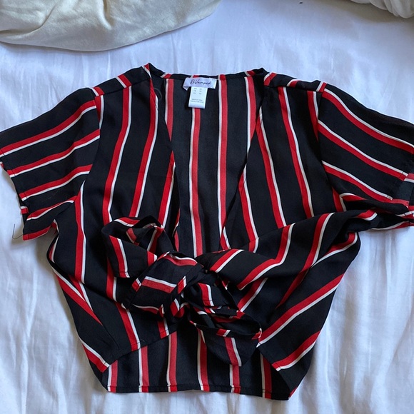 Crop top - Picture 1 of 4